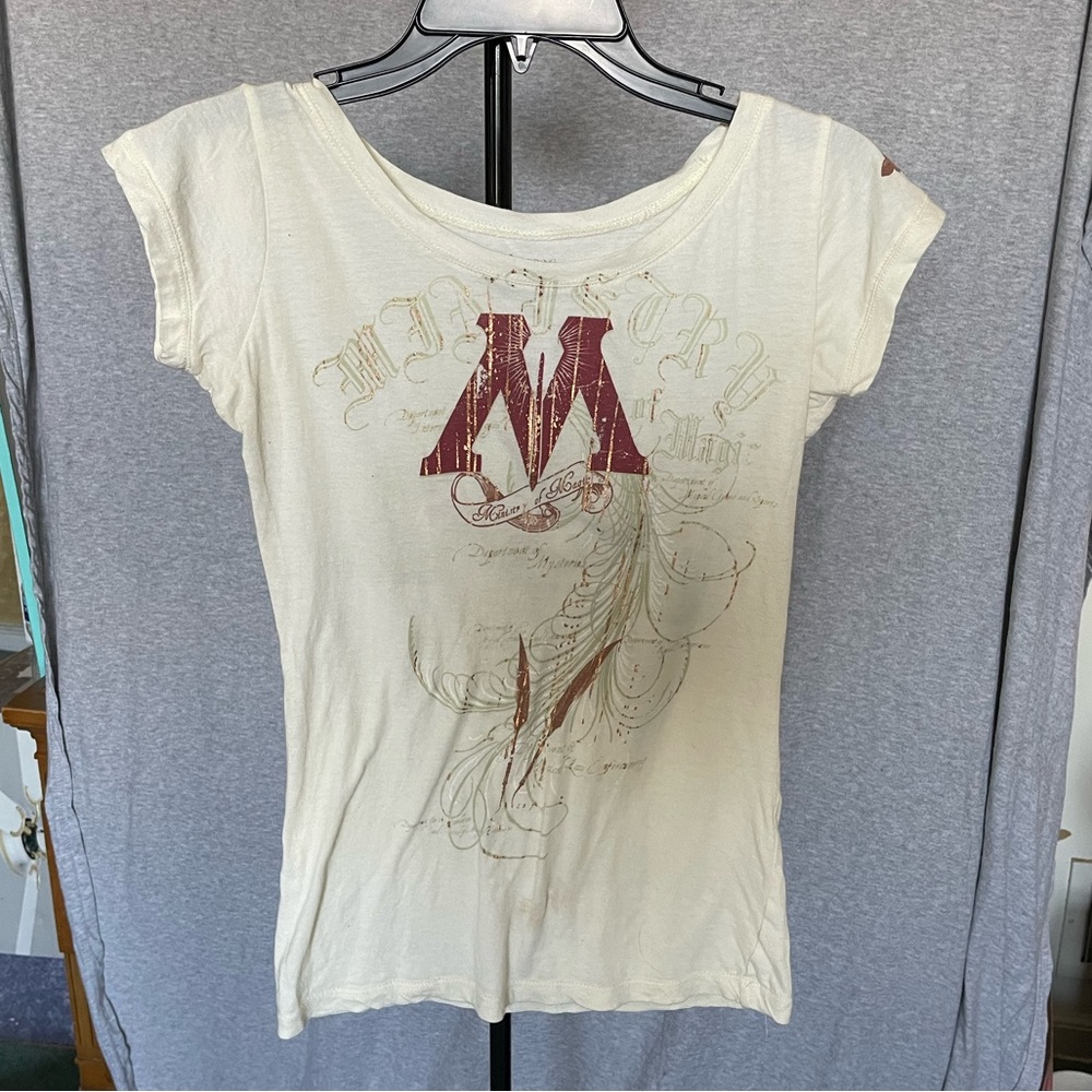 Universal Cream Short Sleeve Graphic Tee with Red Accent